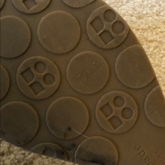 Gold Knot Wedges - Picture 4 of 4